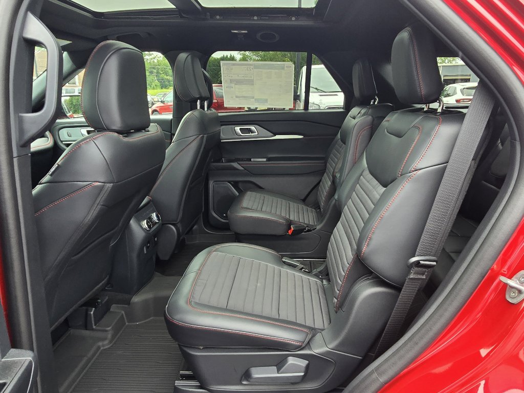 New 2025 Ford Explorer ST-Line w/ Premium Package image 9