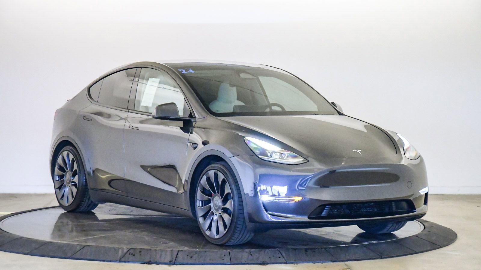 Used 2024 Tesla Model Y Performance AWD/4WD image 5