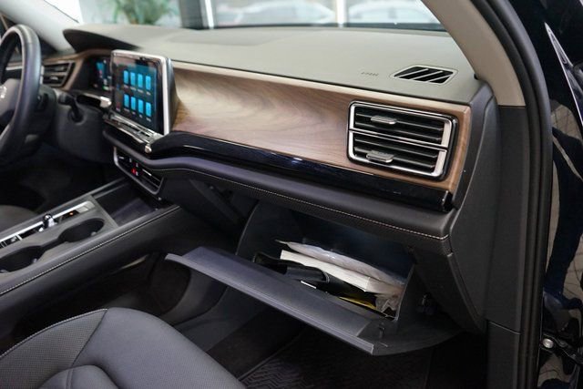 Used 2024 Volkswagen Atlas SE image 47