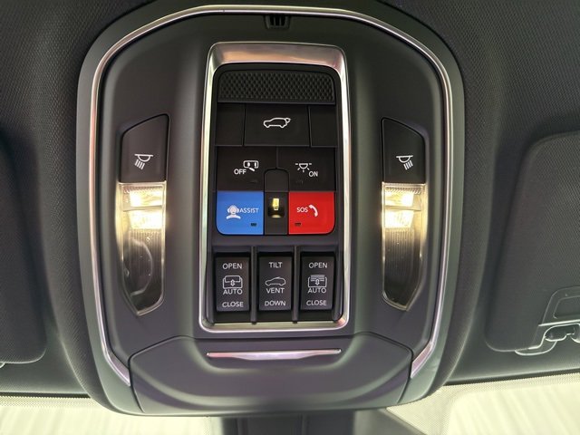 New 2025 Jeep Grand Cherokee Limited w/ Luxury Tech Group II image 25
