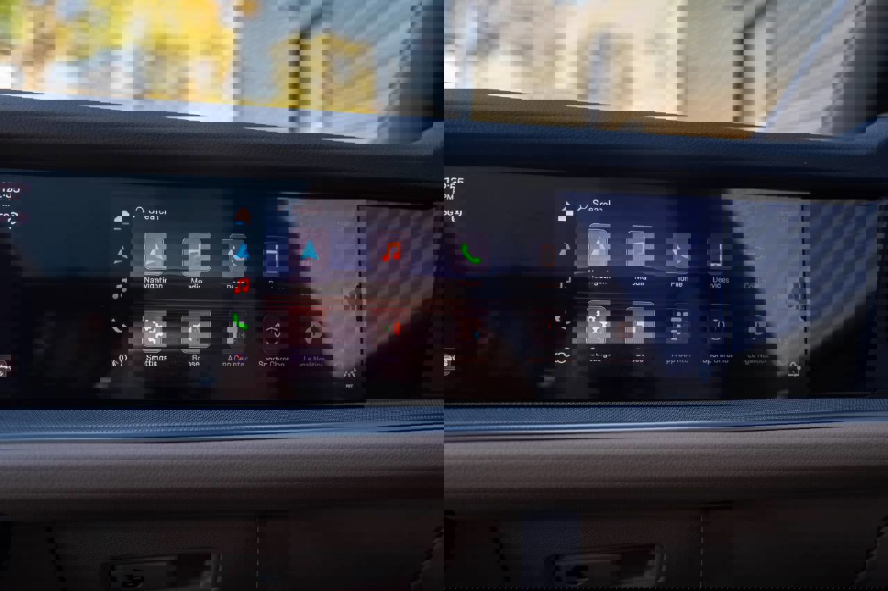 New 2026 Porsche Cayenne S image 21