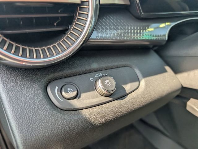 Certified 2024 Chevrolet Trax ACTIV w/ Sunroof Package image 17