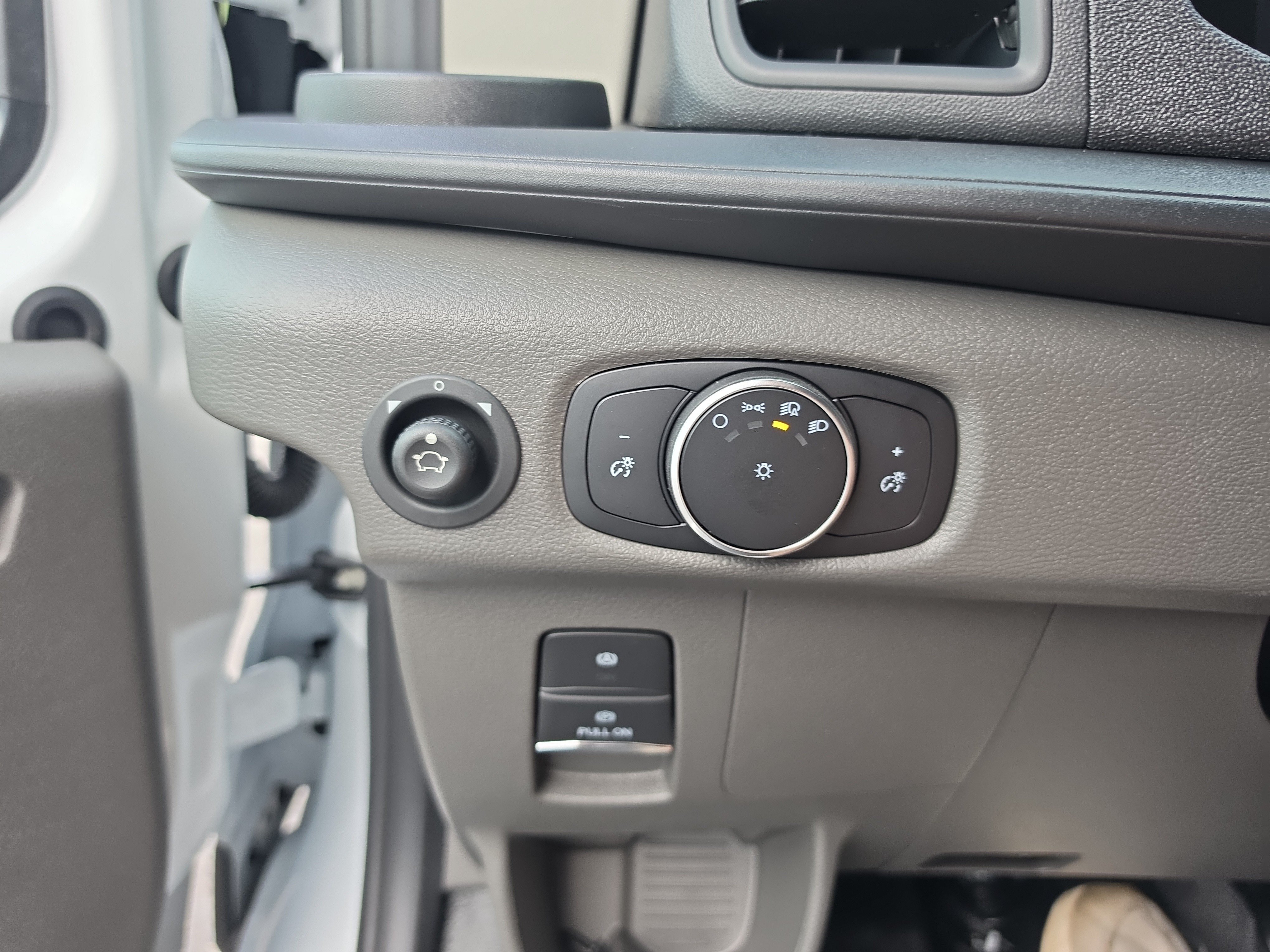New 2026 Ford Transit 250 148 Medium Roof Extended AWD image 19