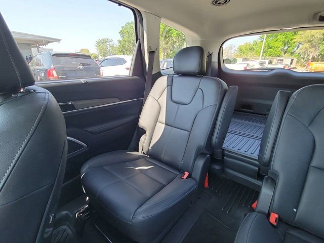 Used 2021 Kia Telluride EX w/ EX Premium Package image 4
