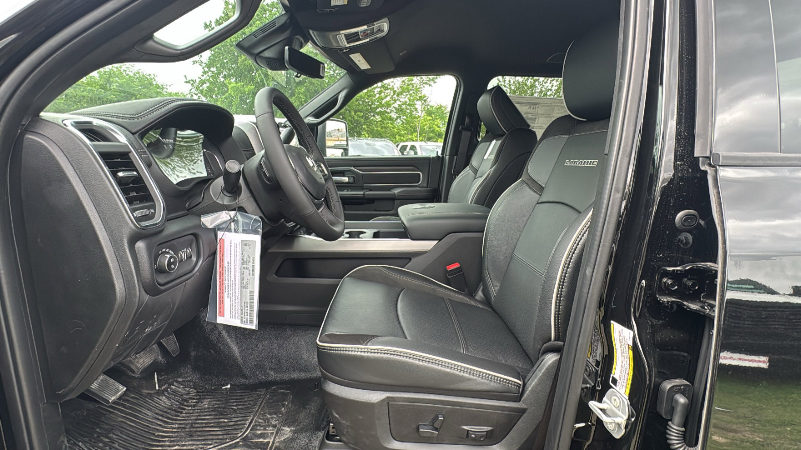New 2026 RAM 5500 4x4 Crew Cab w/ Laramie Trim Package image 9