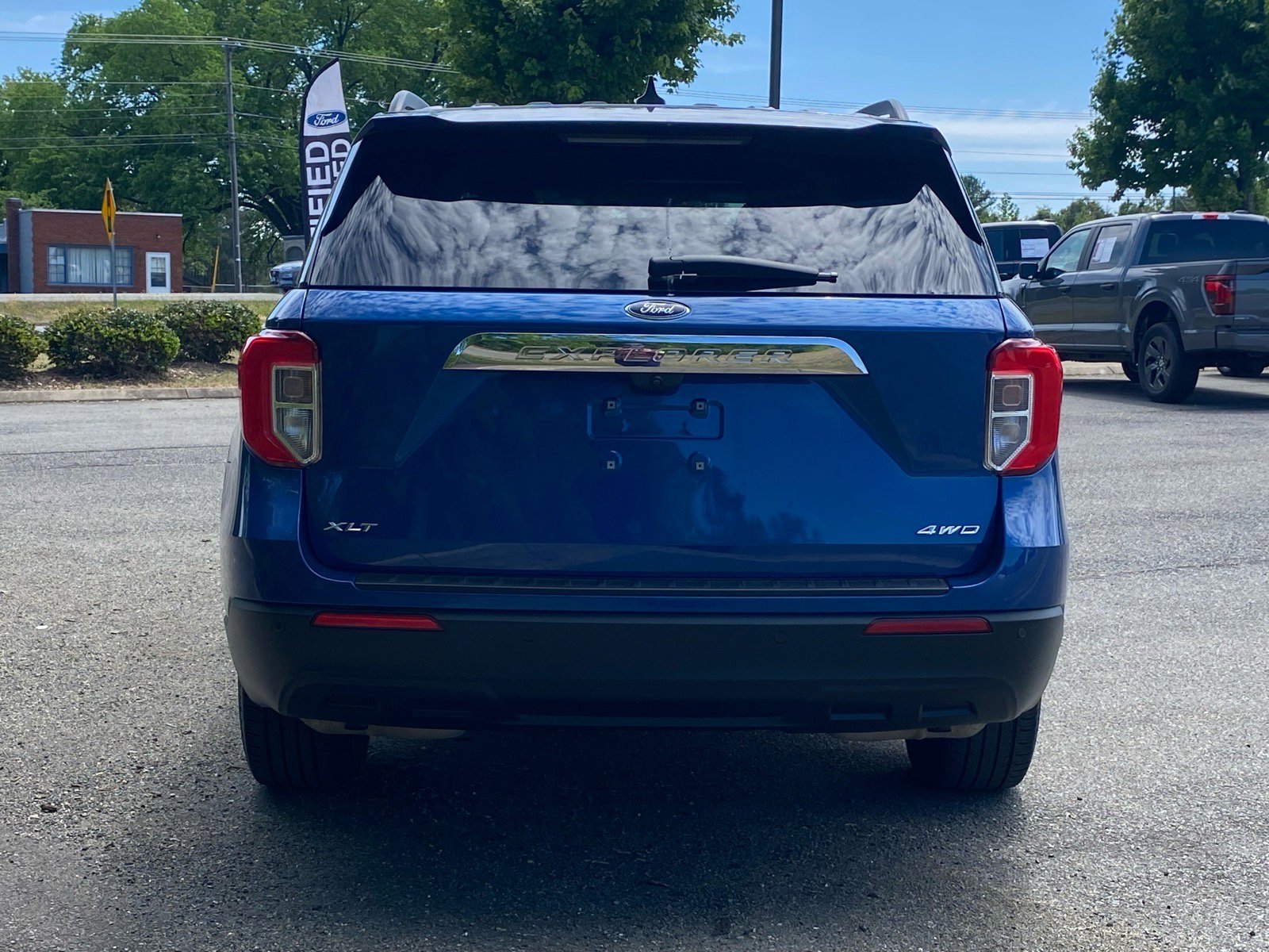 Certified 2023 Ford Explorer XLT AWD/4WD image 5