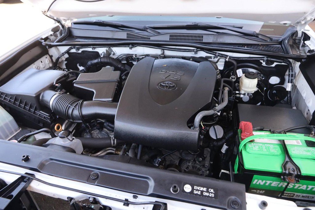 Used 2018 Toyota Tacoma SR AWD/4WD image 24