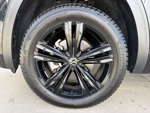 Used 2023 Volkswagen Atlas Cross Sport SEL R-Line AWD/4WD image 12