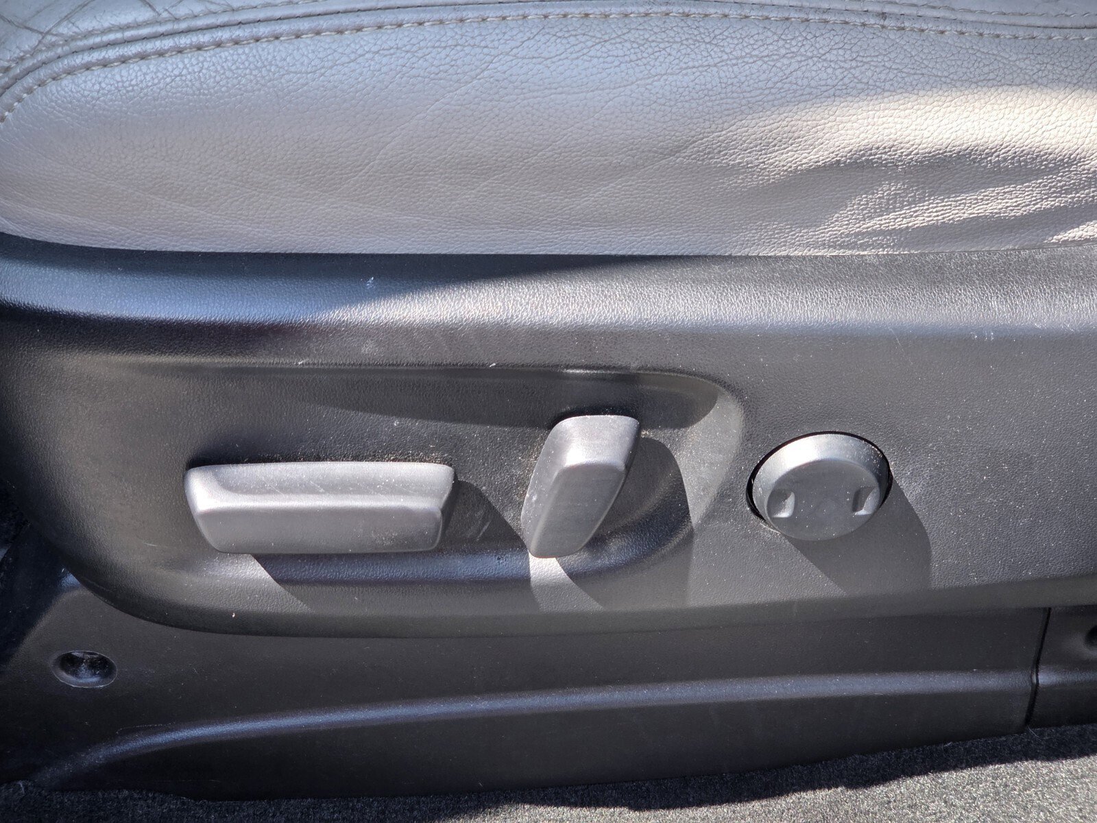 Used 2015 Toyota Sienna Limited image 16