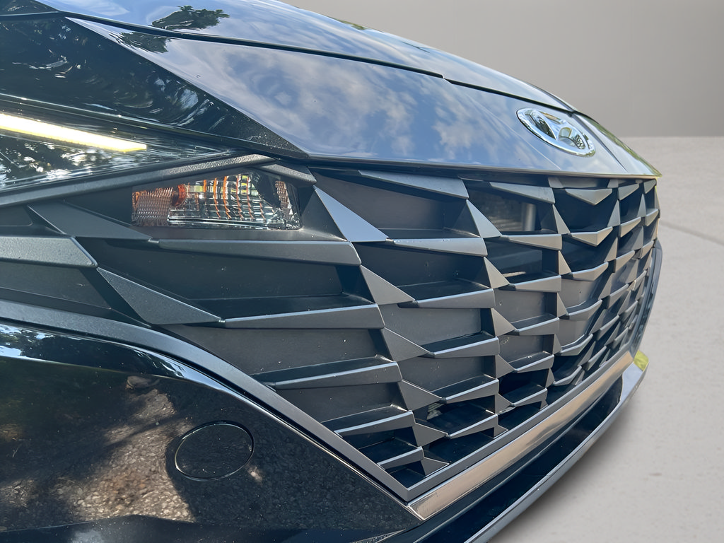 Used 2023 Hyundai Elantra Blue FWD image 32