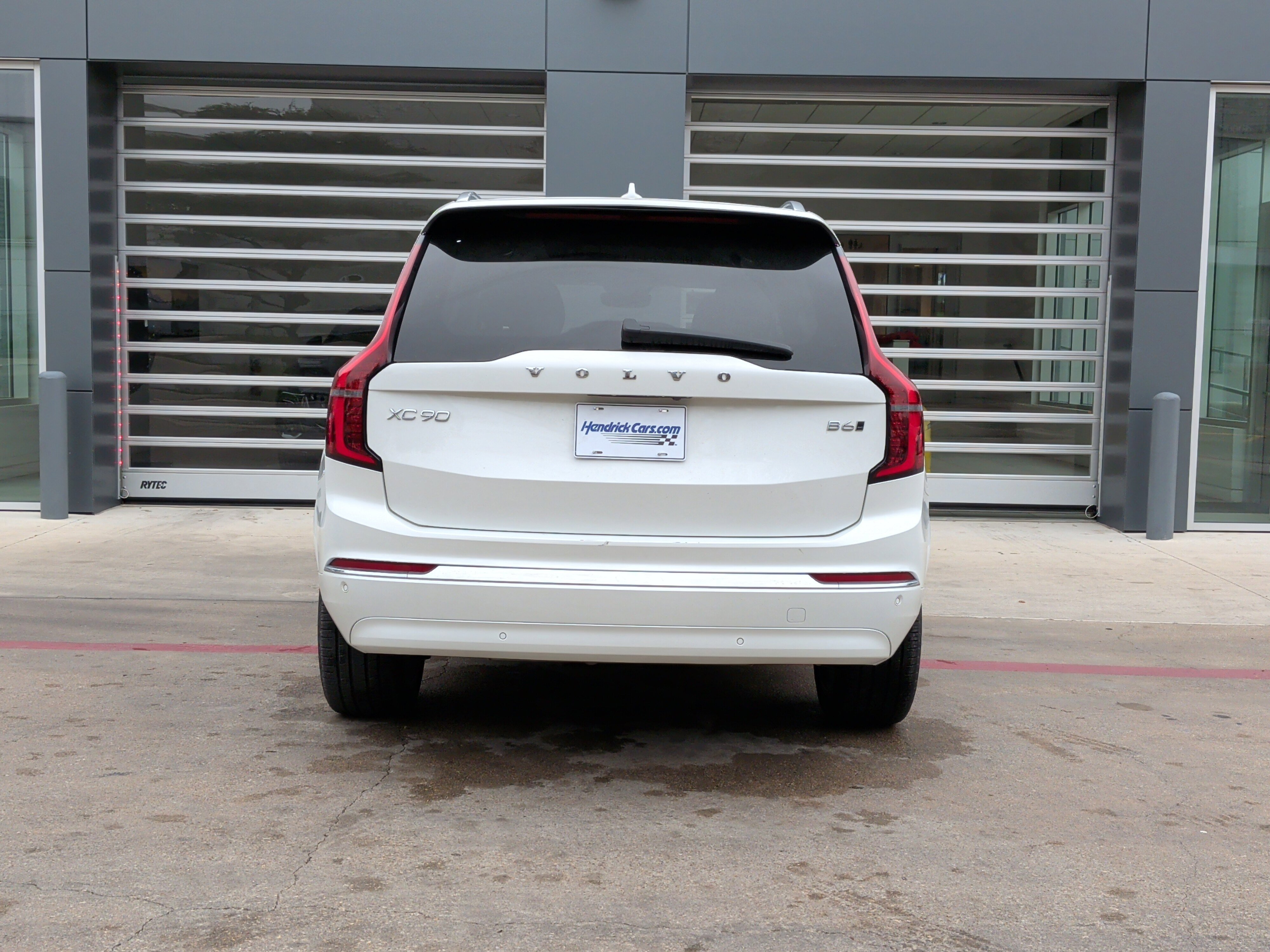 Used 2025 Volvo XC90 B6 Plus image 8