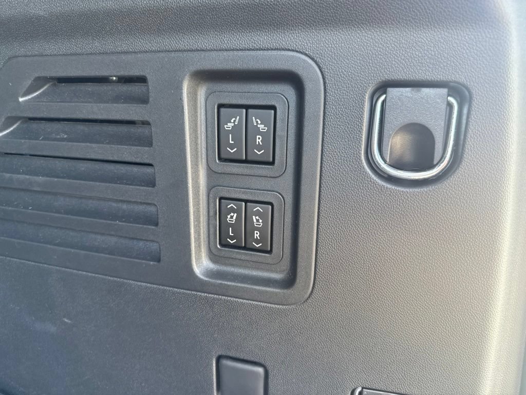 Used 2026 Chevrolet Traverse High Country w/ LPO, Floor Liner Package AWD/4WD image 49