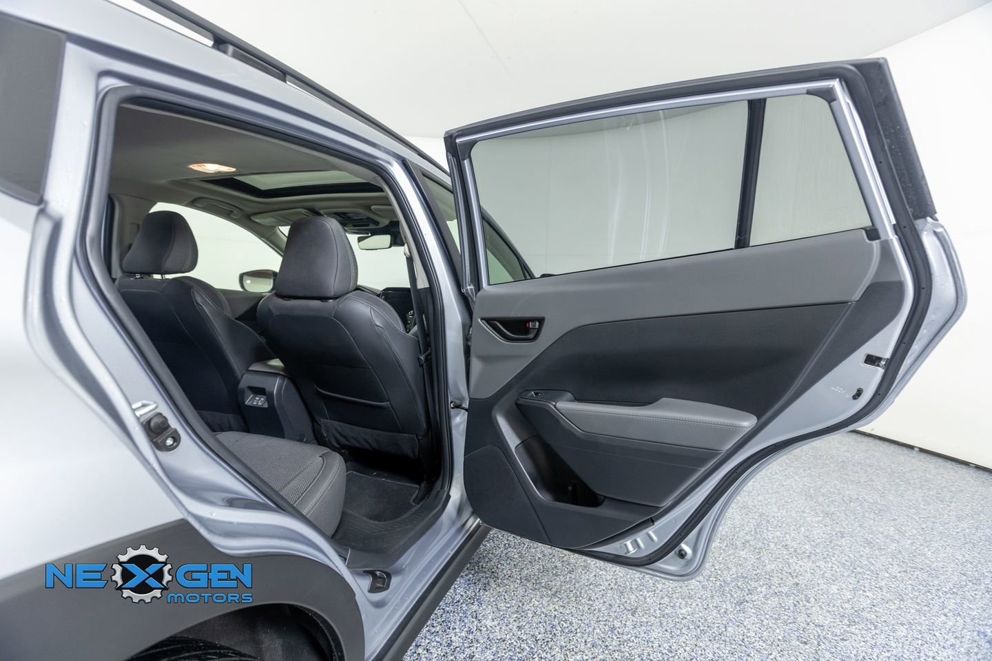 Used 2024 Subaru Crosstrek 2.0i Premium AWD/4WD image 31