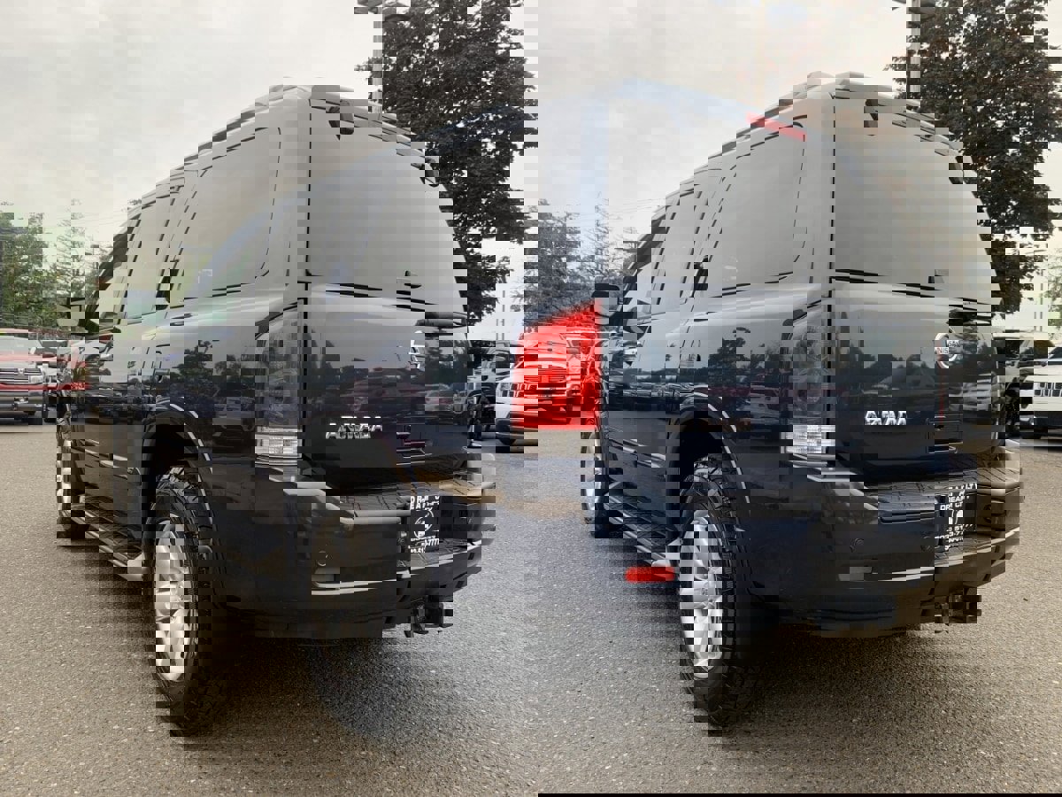 Used 2015 Nissan Armada SV image 6