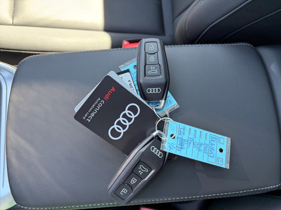 Used 2025 Audi Q5 Premium w/ Convenience Package image 34