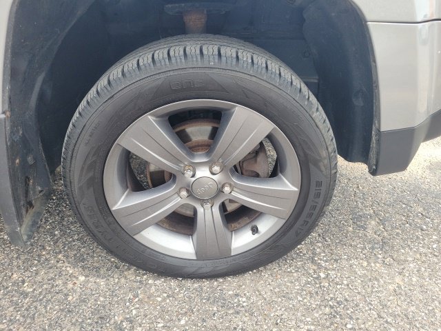 Used 2015 Jeep Patriot High Altitude FWD image 18