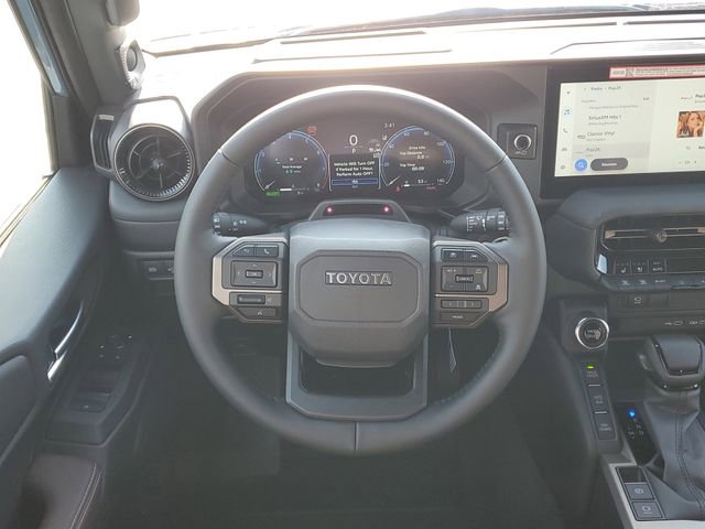 Used 2025 Toyota Land Cruiser image 28