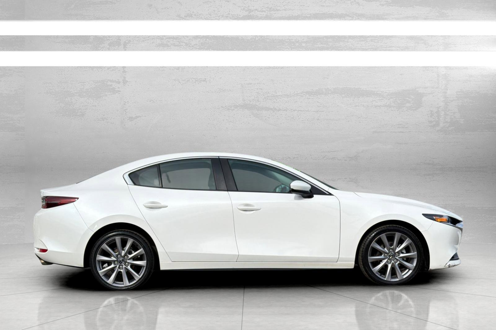 Used 2021 MAZDA MAZDA3 s image 4