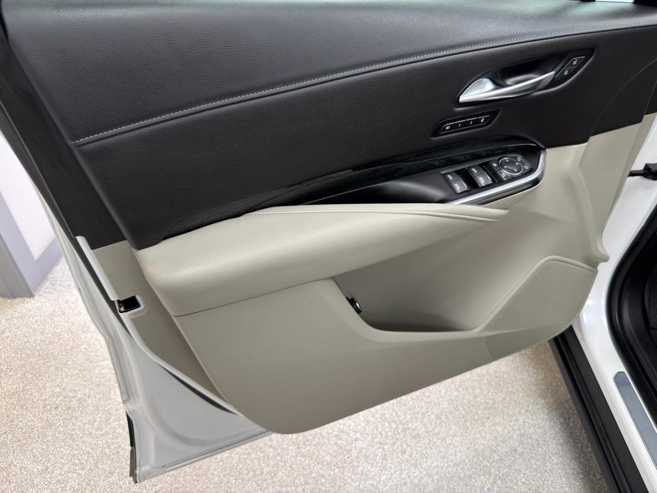Used 2019 Cadillac XT4 Premium Luxury AWD/4WD image 14