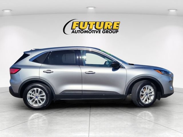 Used 2022 Ford Escape SE w/ Convenience Package FWD image 3