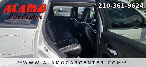 Used 2019 Jeep Cherokee Latitude Plus FWD image 19