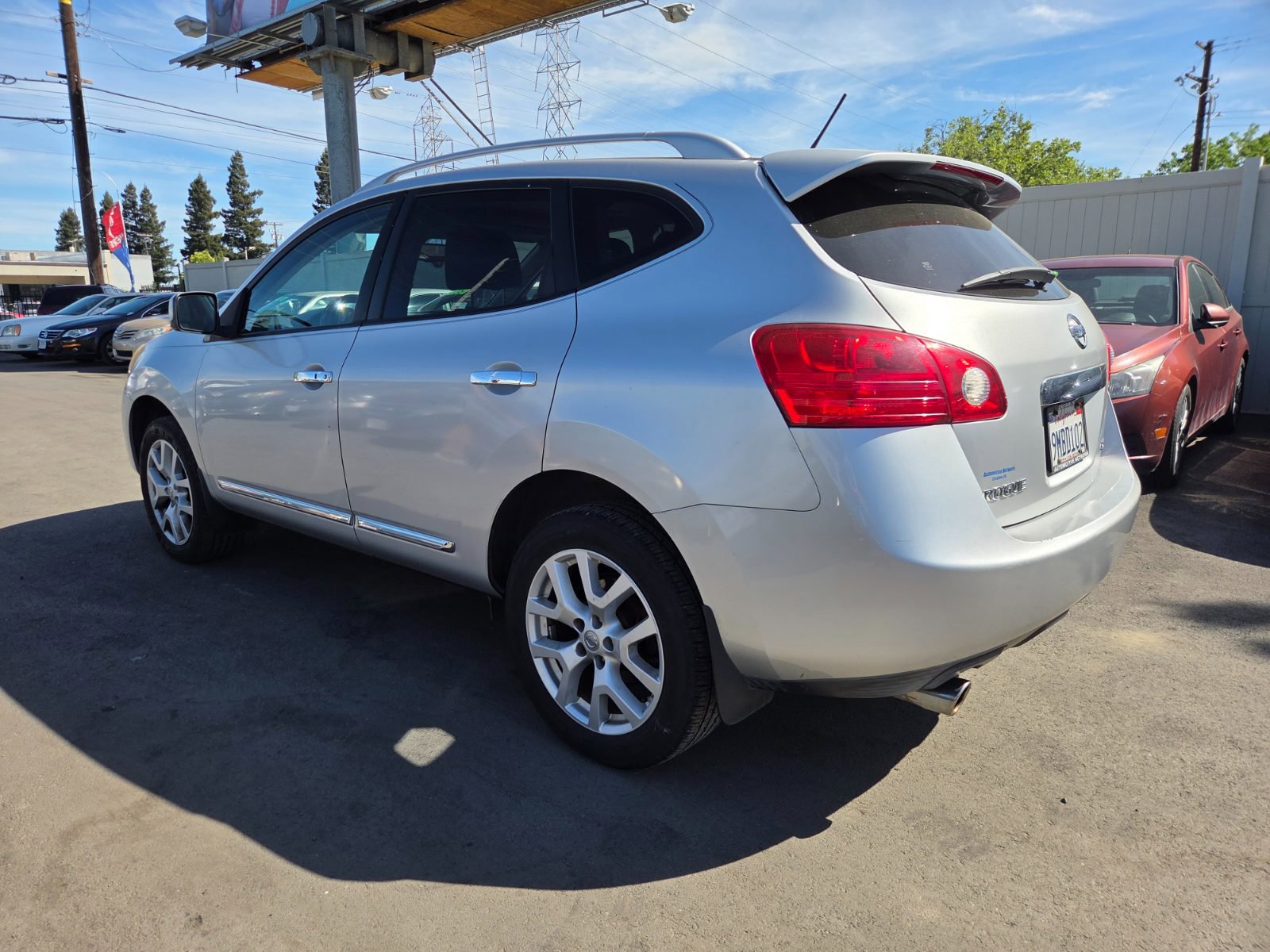 Used 2011 Nissan Rogue SV w/ SL Pkg image 2