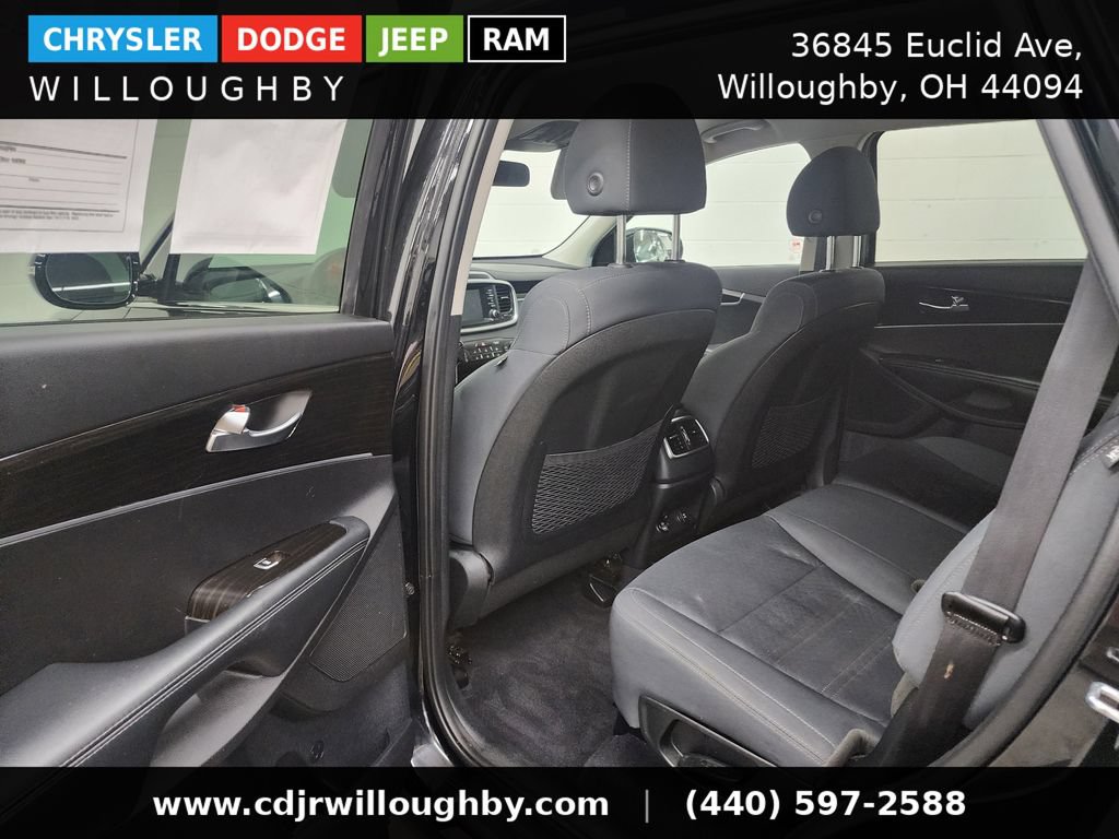 Used 2020 Kia Sorento LX FWD image 25