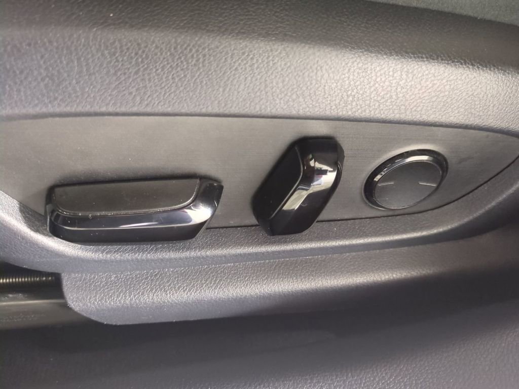 Used 2024 Lexus ES 350 F Sport w/ Accessory Package (Z2) image 21