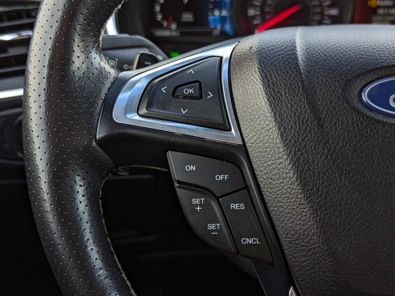 Used 2019 Ford Edge ST AWD/4WD image 27