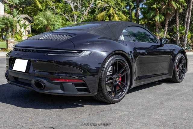 Used 2024 Porsche 911 Cabriolet image 17