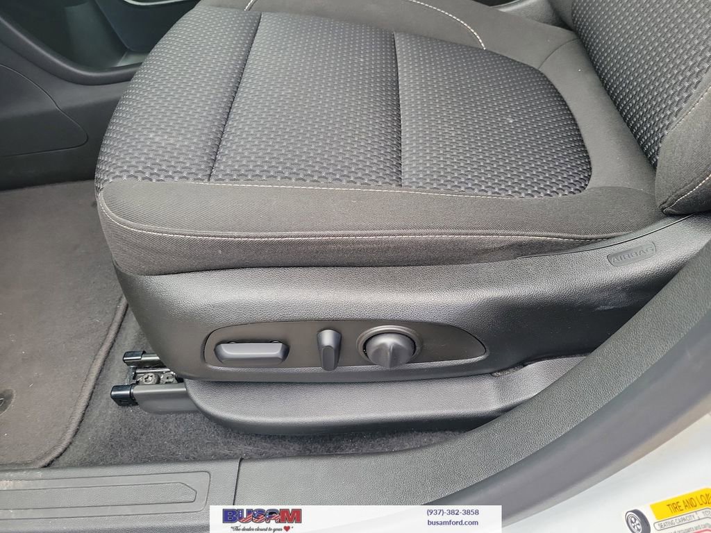 Used 2021 GMC Acadia SLE w/ Driver Convenience Package FWD image 16