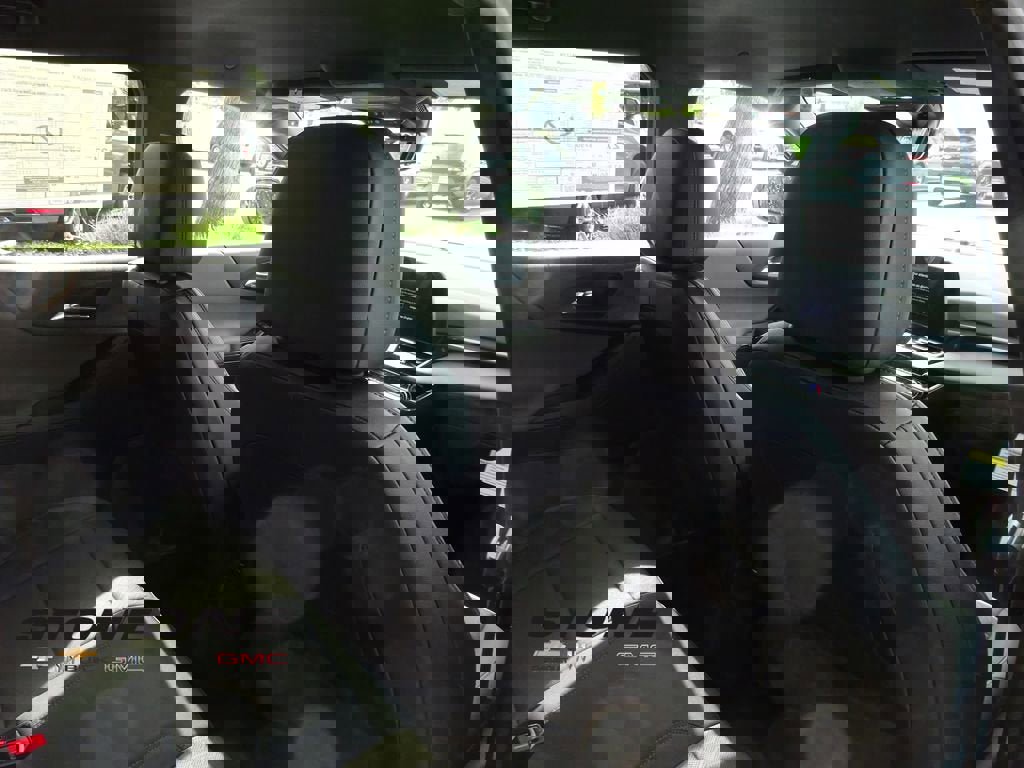 New 2026 Chevrolet Equinox LT w/ Convenience Package II image 21