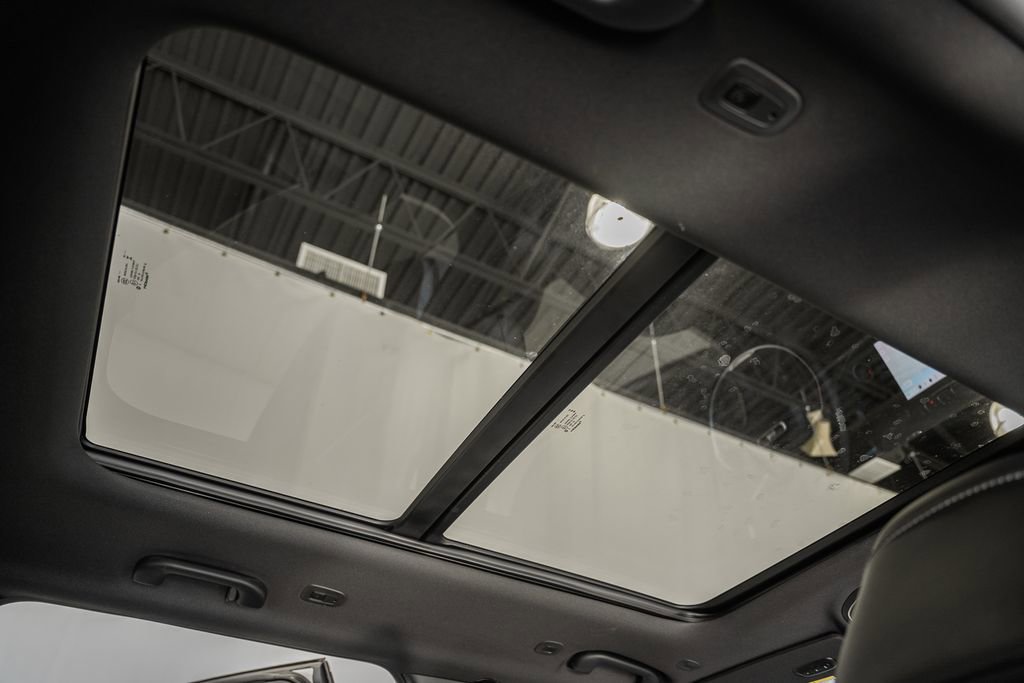 New 2025 Jeep Grand Cherokee Limited w/ MOPAR Finishing Package image 30