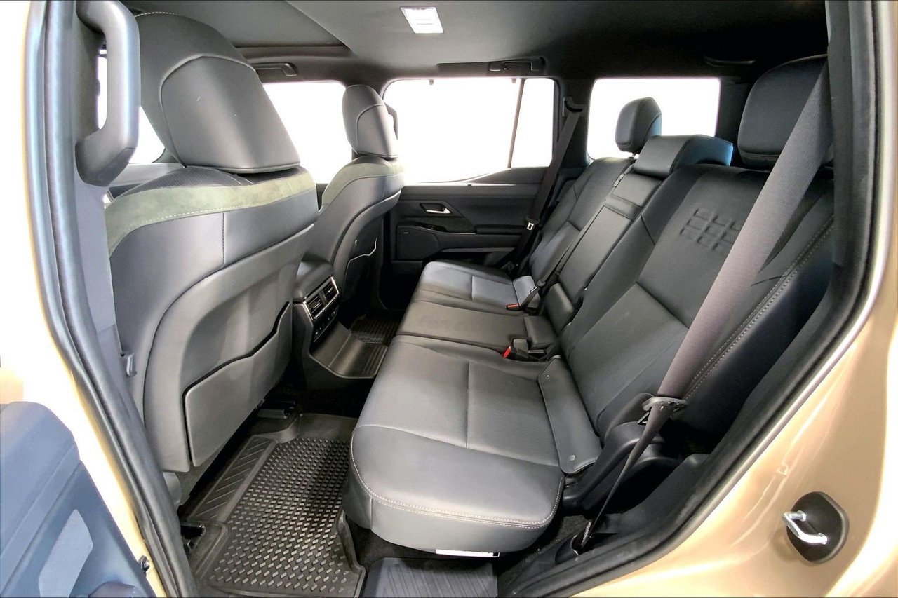 Used 2026 Lexus GX 550 AWD/4WD image 18