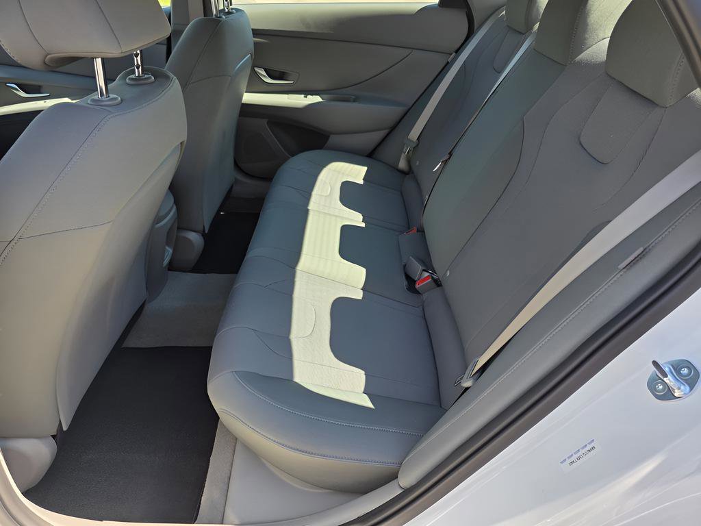 New 2026 Hyundai Elantra SE FWD image 12