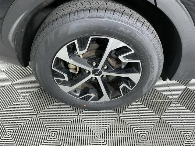 Used 2023 Kia Sportage EX AWD/4WD image 15
