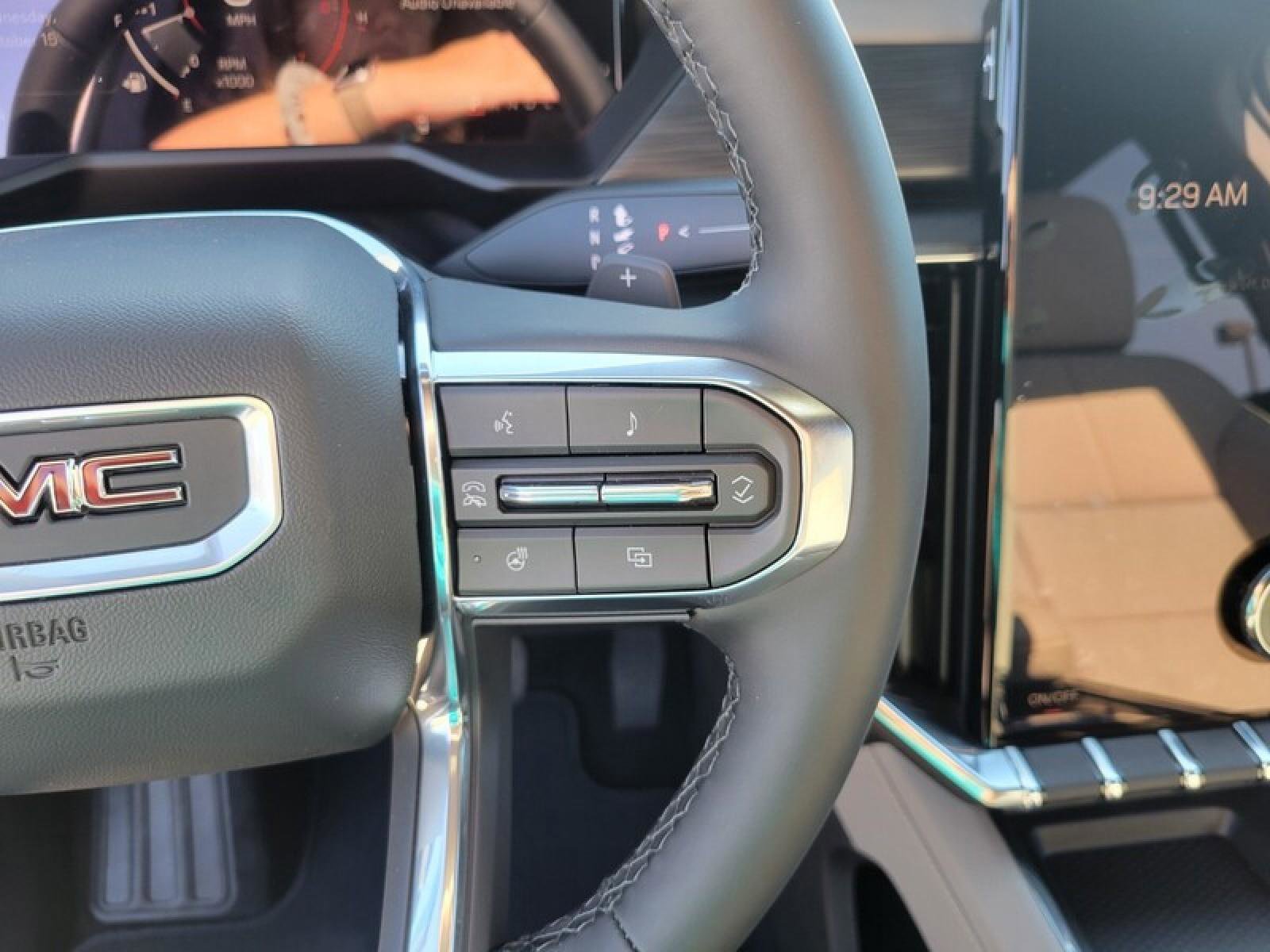 New 2026 GMC Acadia Elevation image 18