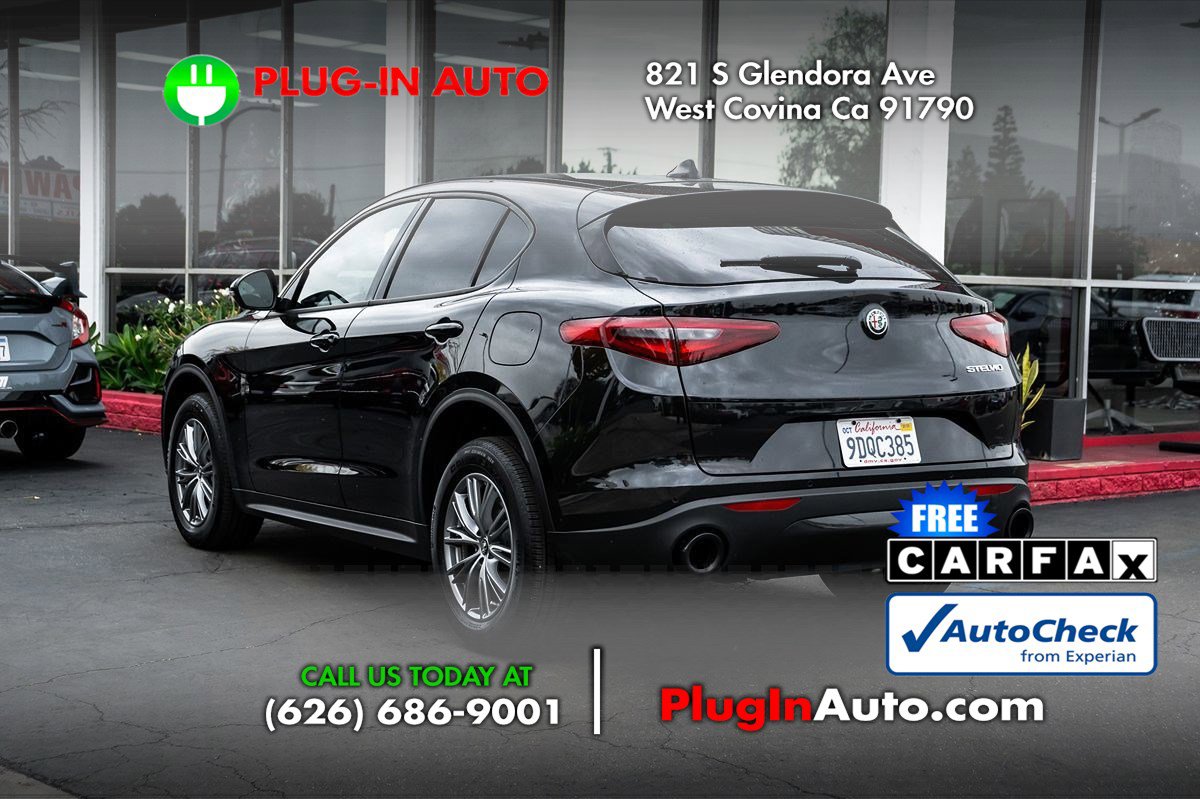 Used 2023 Alfa Romeo Stelvio Sprint image 2