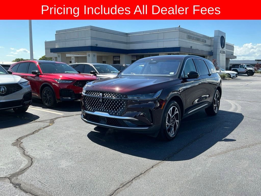 Used 2024 Lincoln Nautilus Premier AWD/4WD image 1