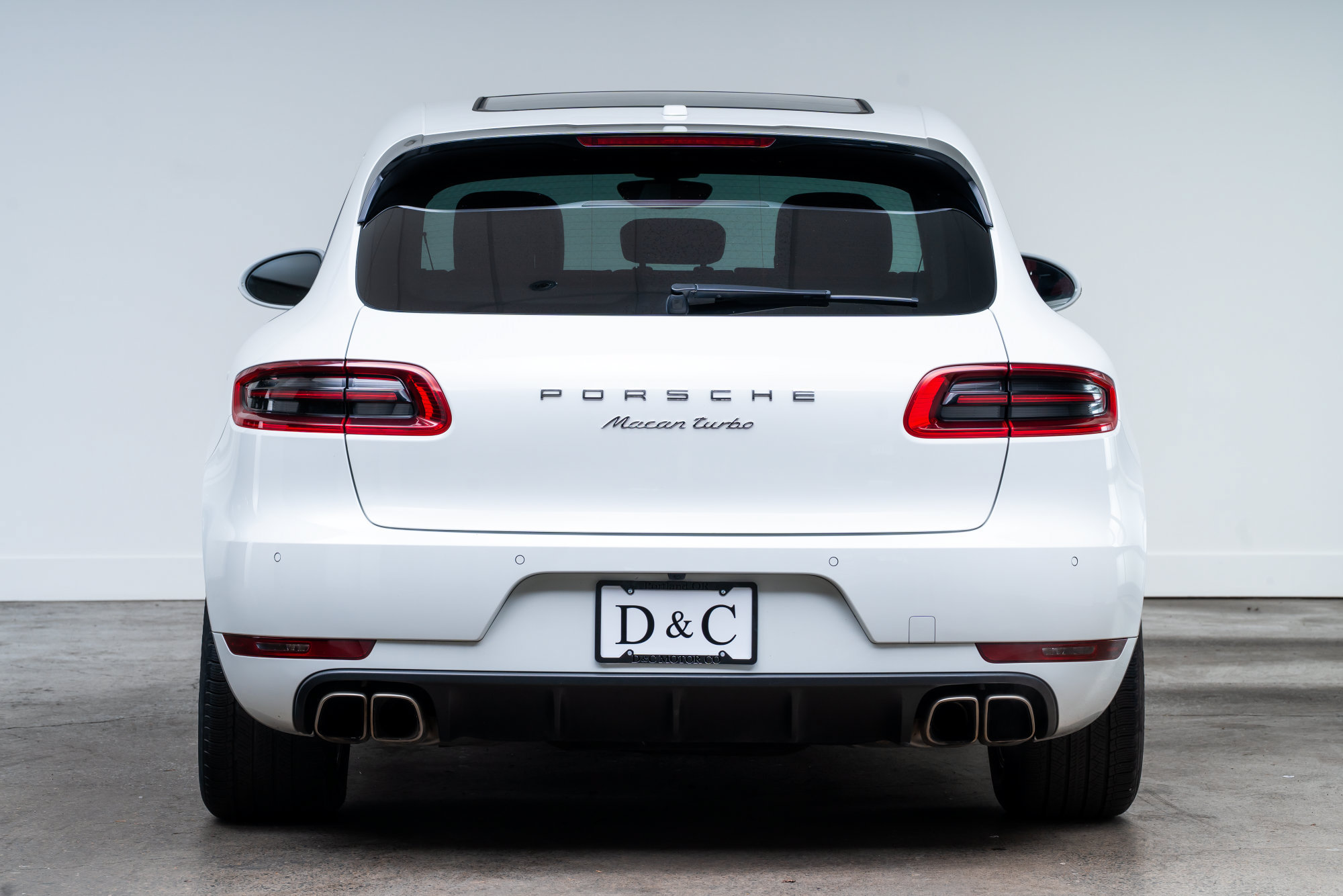 Used 2015 Porsche Macan Turbo AWD/4WD image 7