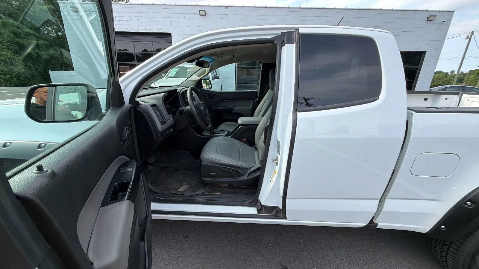 Used 2018 Chevrolet Colorado W/T AWD/4WD image 31
