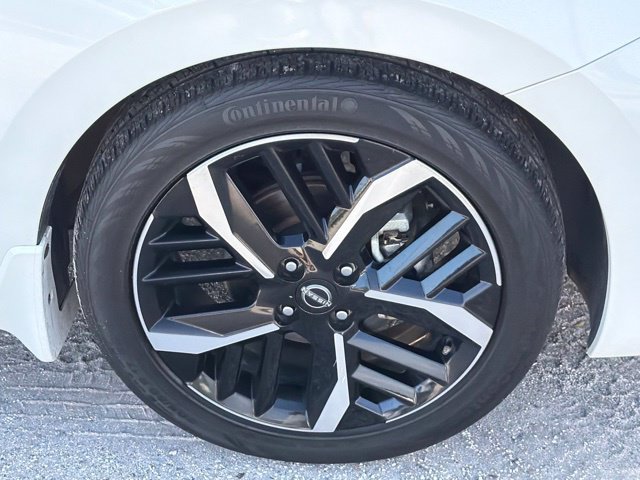 Used 2025 Nissan Versa SR w/ Trunk Package FWD image 10