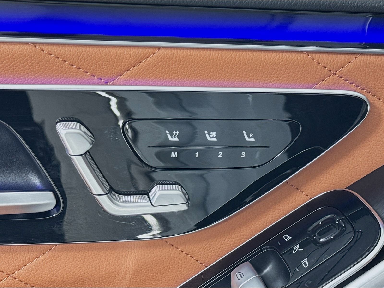 Used 2025 Mercedes-Benz S 580 4MATIC Sedan image 19