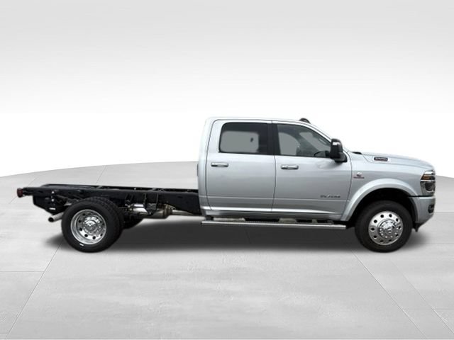 New 2026 RAM 5500 4x4 Crew Cab w/ Laramie Trim Package image 20