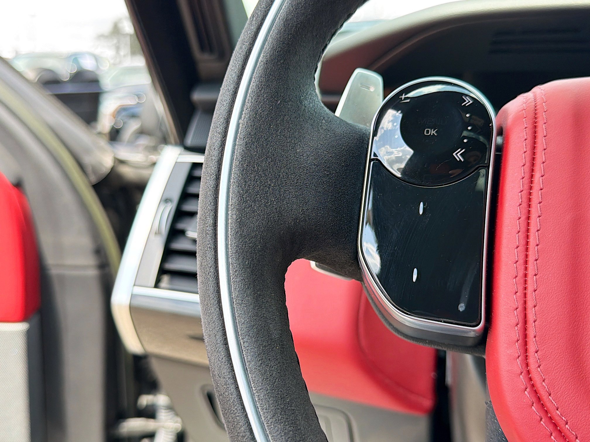 Used 2022 Land Rover Range Rover Sport HST image 37