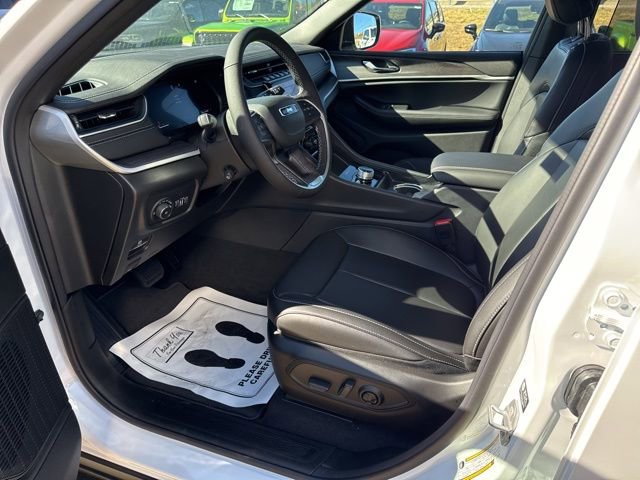 New 2025 Jeep Grand Cherokee Limited w/ Luxury Tech Group II AWD/4WD image 18