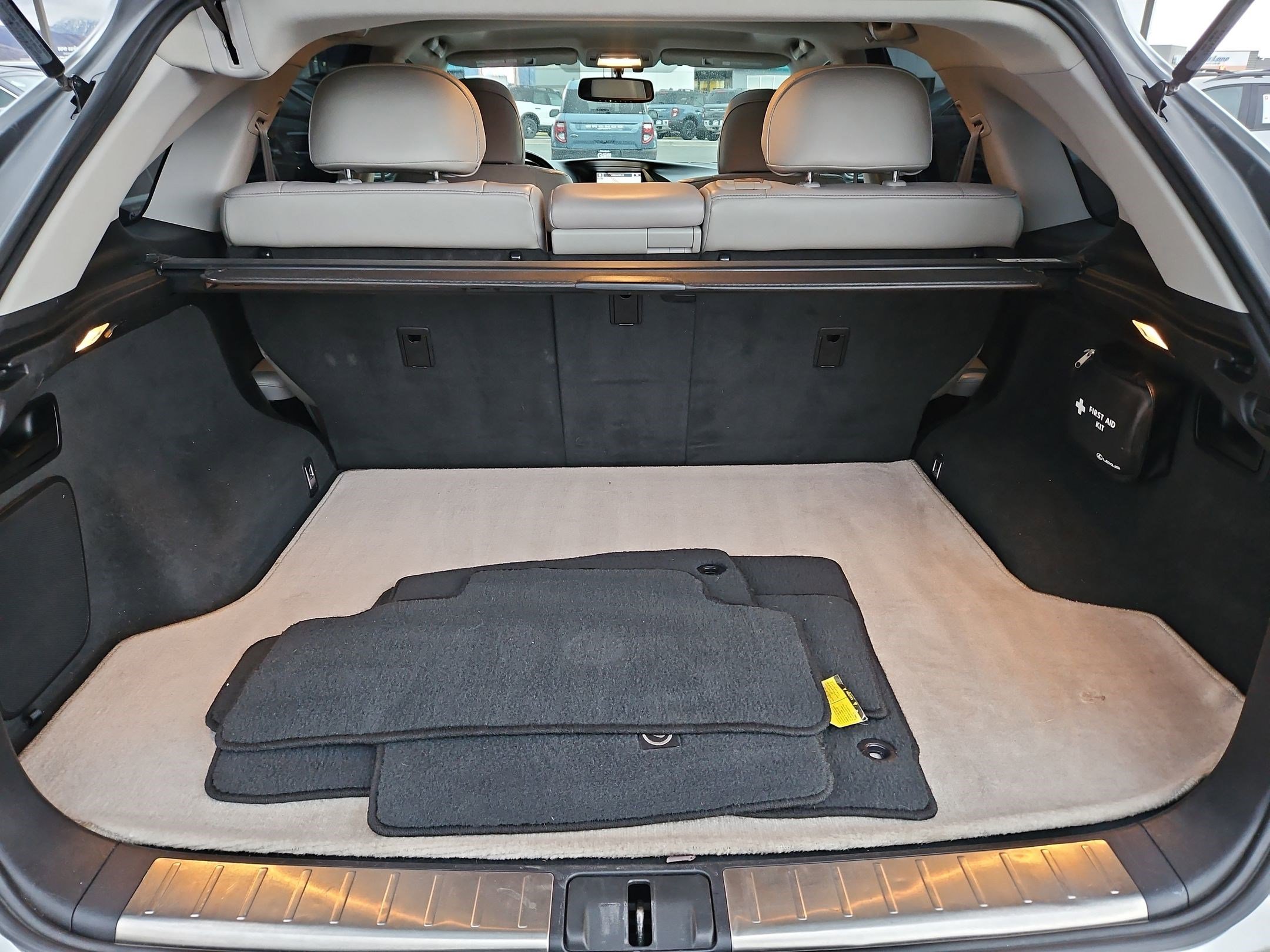 Used 2015 Lexus RX 450h AWD image 32