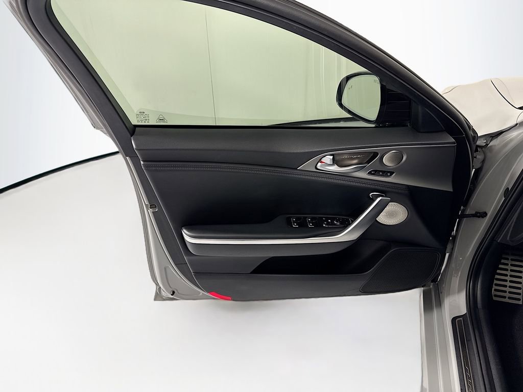 Used 2020 Kia Stinger GT2 RWD image 25
