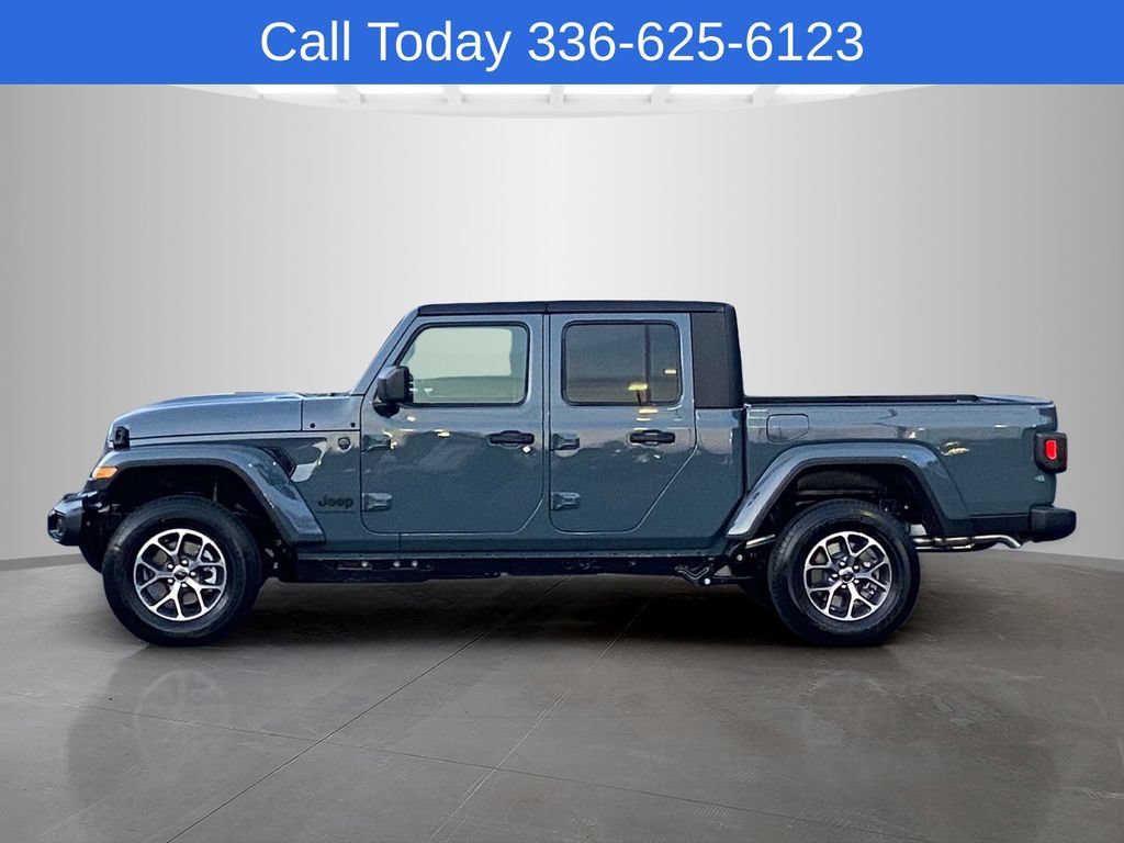New 2026 Jeep Gladiator Sport AWD/4WD image 2