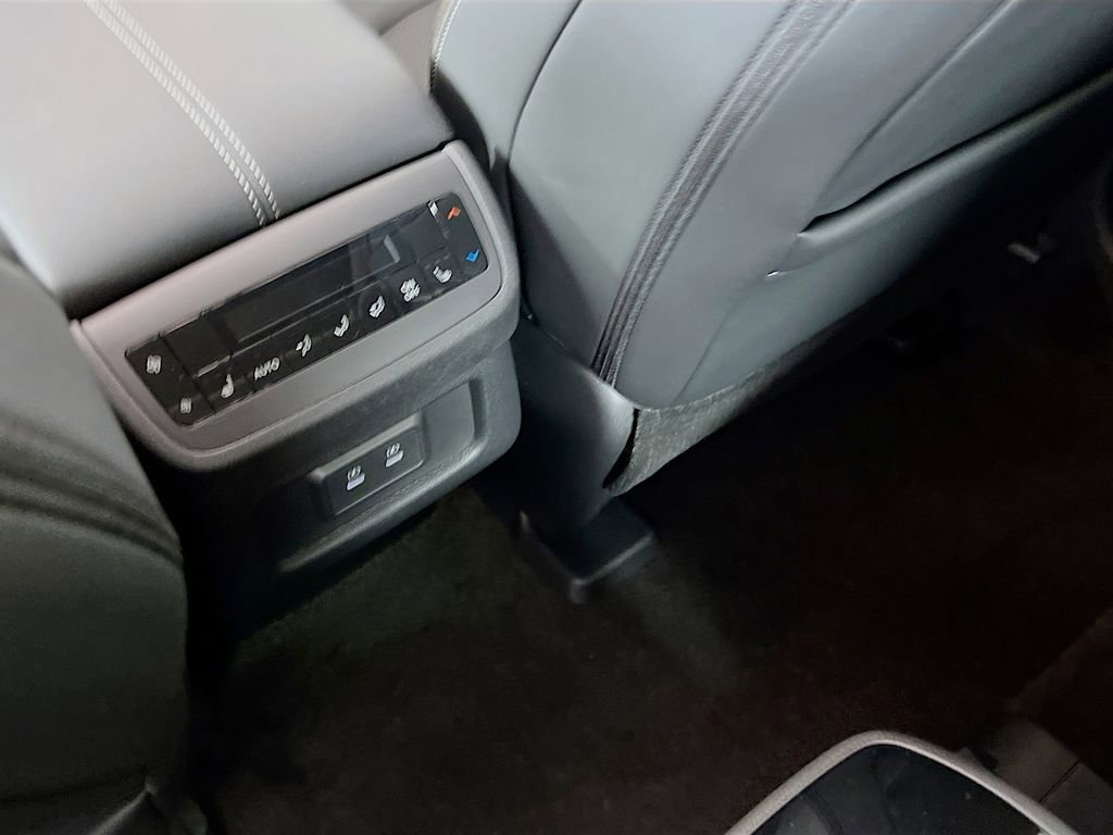 New 2026 Nissan Pathfinder SL image 24